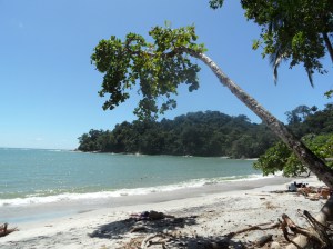 Praia de Puntarenas SomosdoMundo